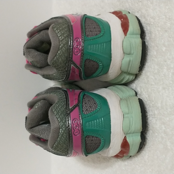 Asics Gel Nimbus 15 Women's Running Shoes Grey Green Pink T3B5N Size 7 - Picture 5 of 8